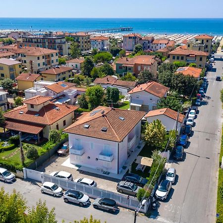 Villa Amelia Rooms Marina di Pietrasanta Exterior foto